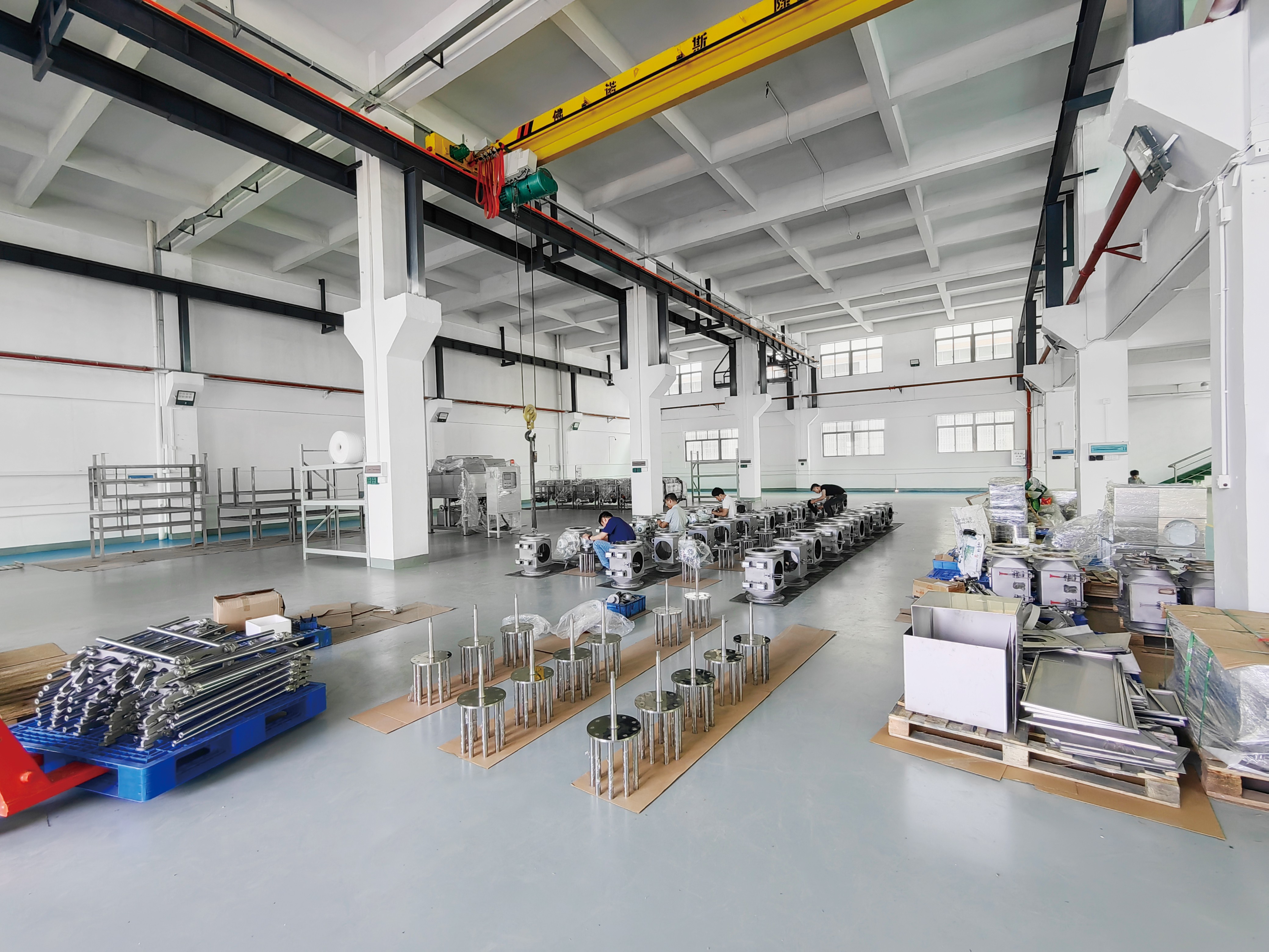 Оборудване за отстраняване на желязо от керамика