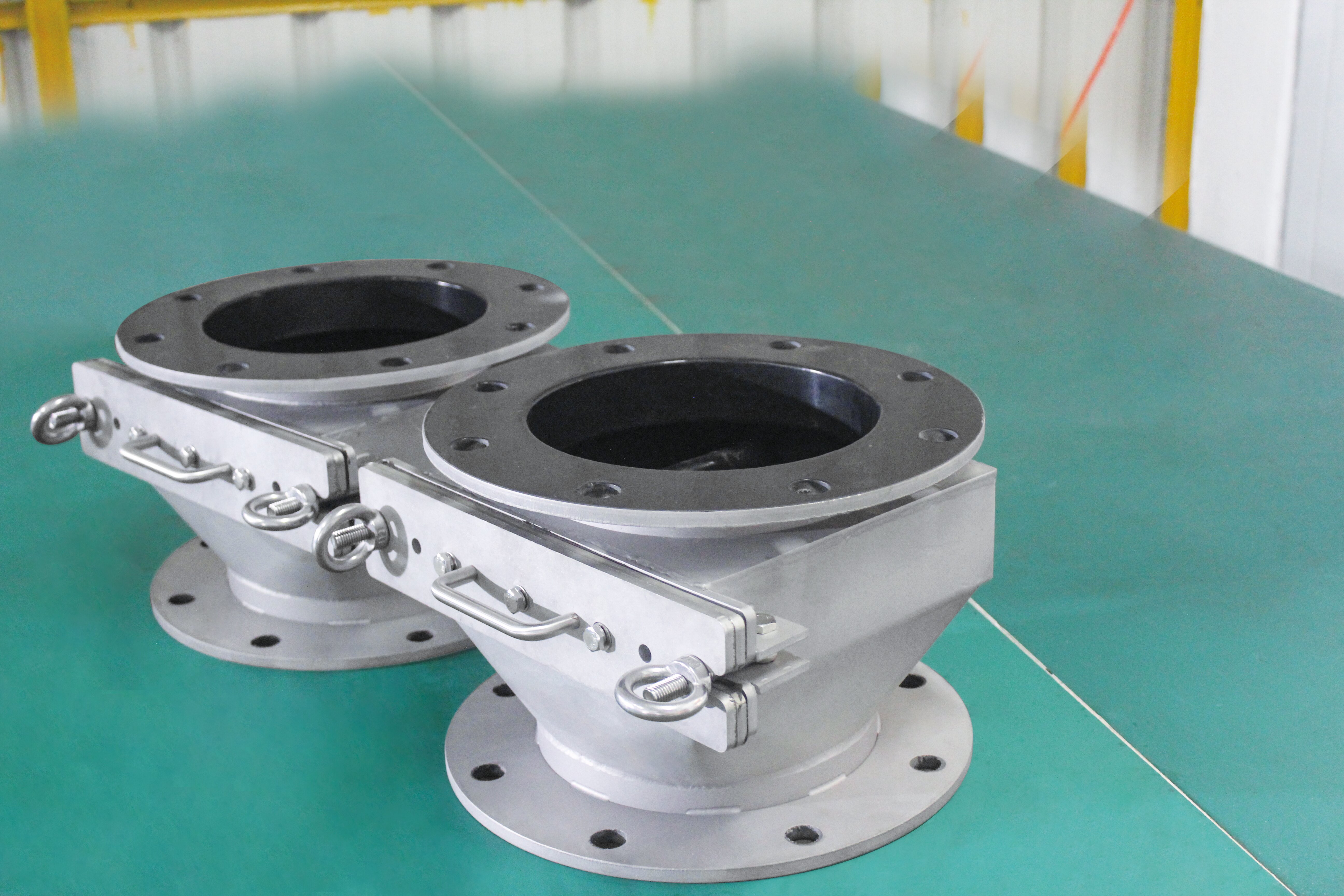 Защо ръчният уред за отстраняване на желязо тип чекмедже е от съществено значение при производството на чили на прах?